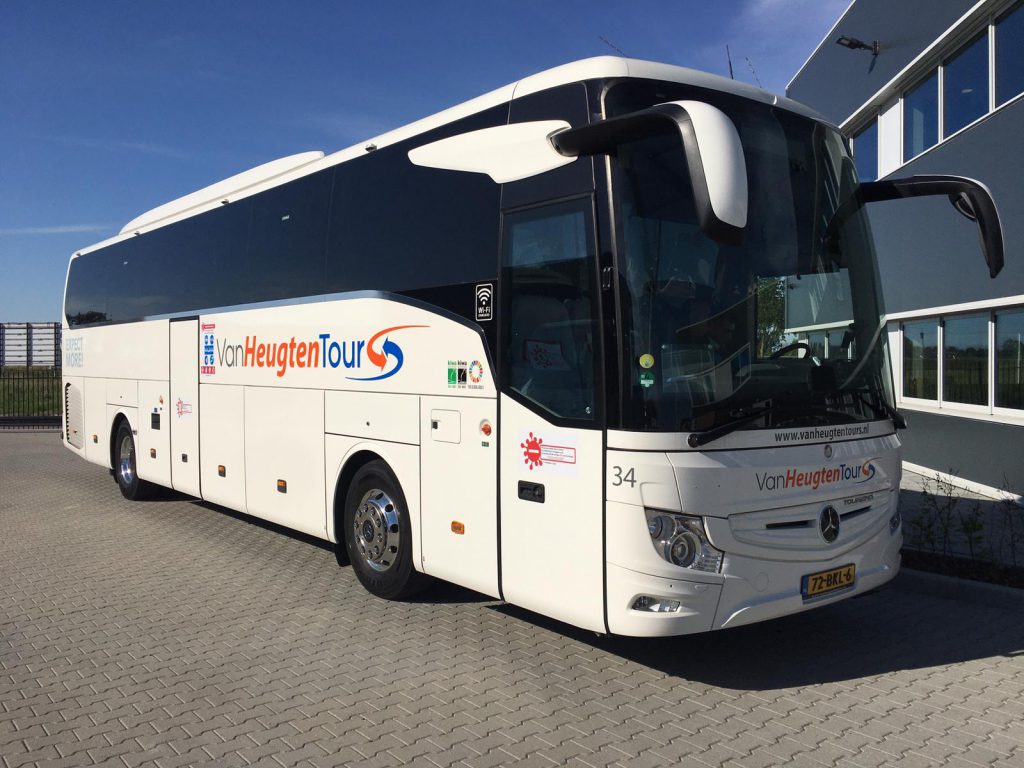 Touringcar of bus huren Schiphol Airport